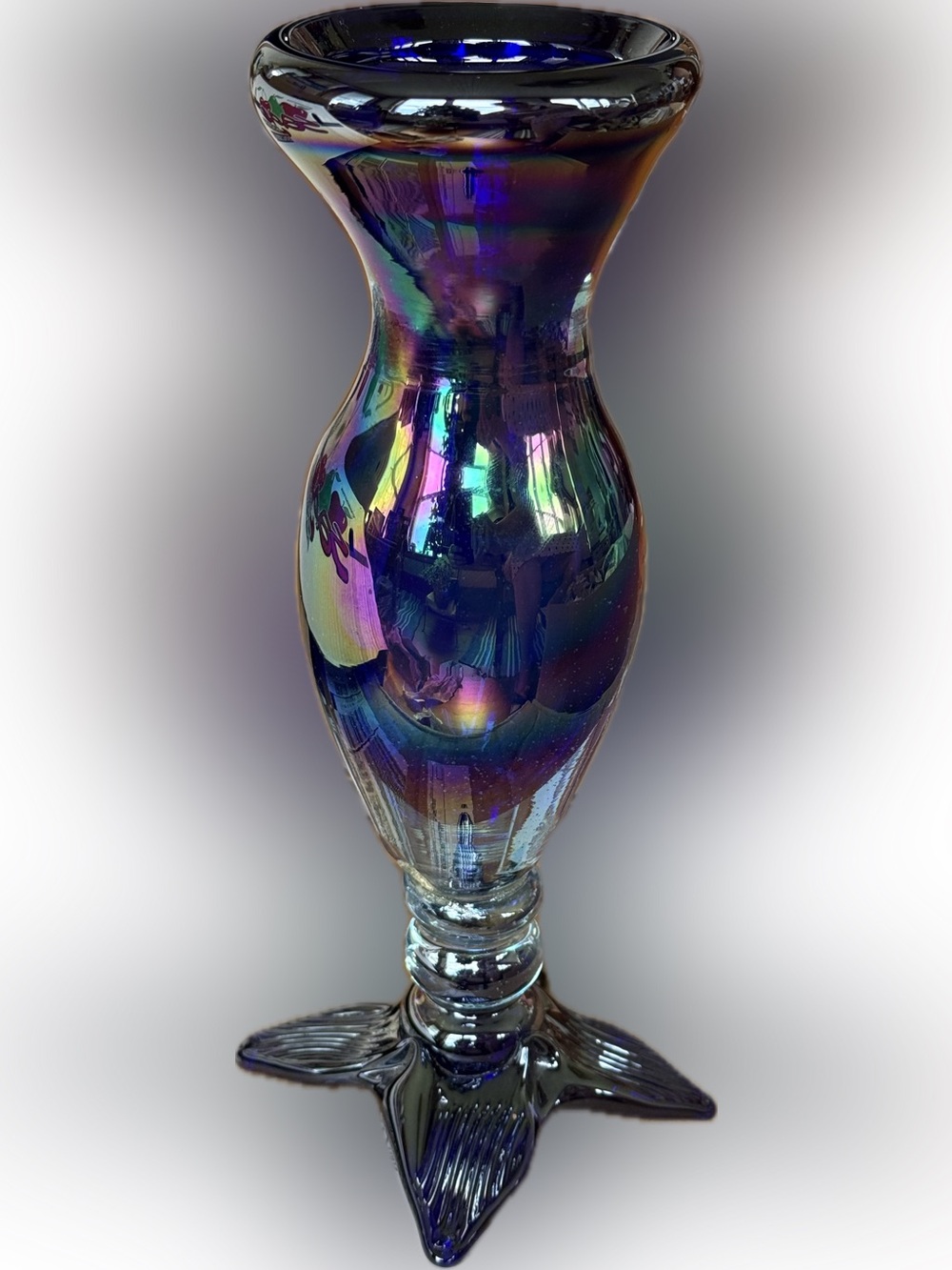Vintage Hand Blown Iridescent Amethyst Art Glass Vase 4 Leaf Feet Rough Pontil.